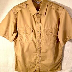 Combat Cloth Khaki Field Shirt Mens Size Medium 62503HB Used On TV Series.